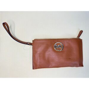 NEW Michael Kors Fulton Lg Flat Wristlet Tan Pebbled Leather Gold MK Logo Clutch